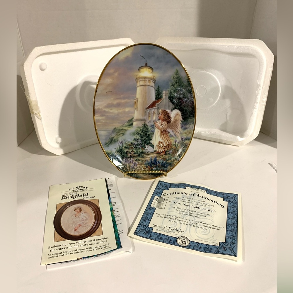 The Bradford Exchange A Little Hope Lights the Way by Dona Gelsinger Plate
